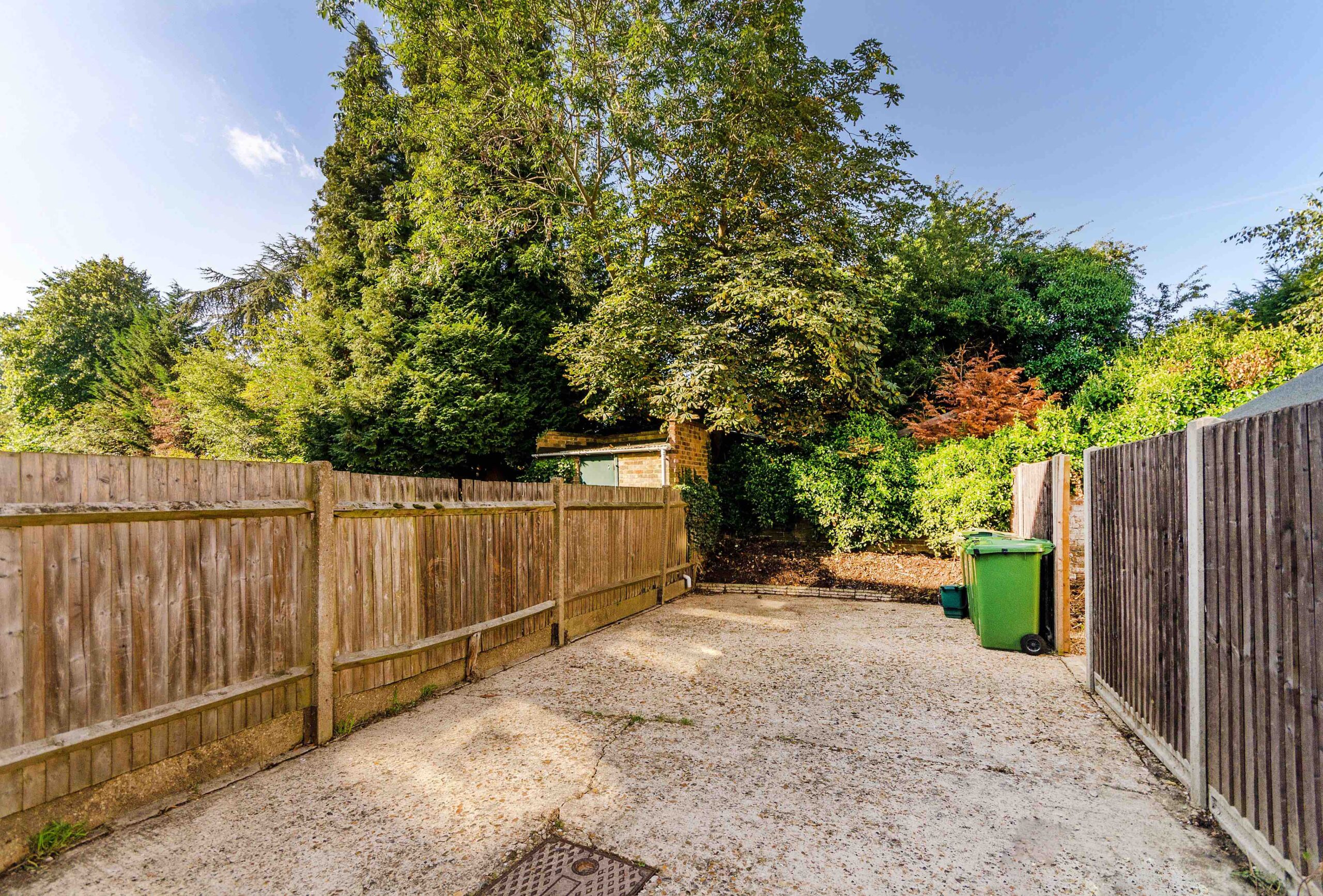 1 Lingfield Gardens 27